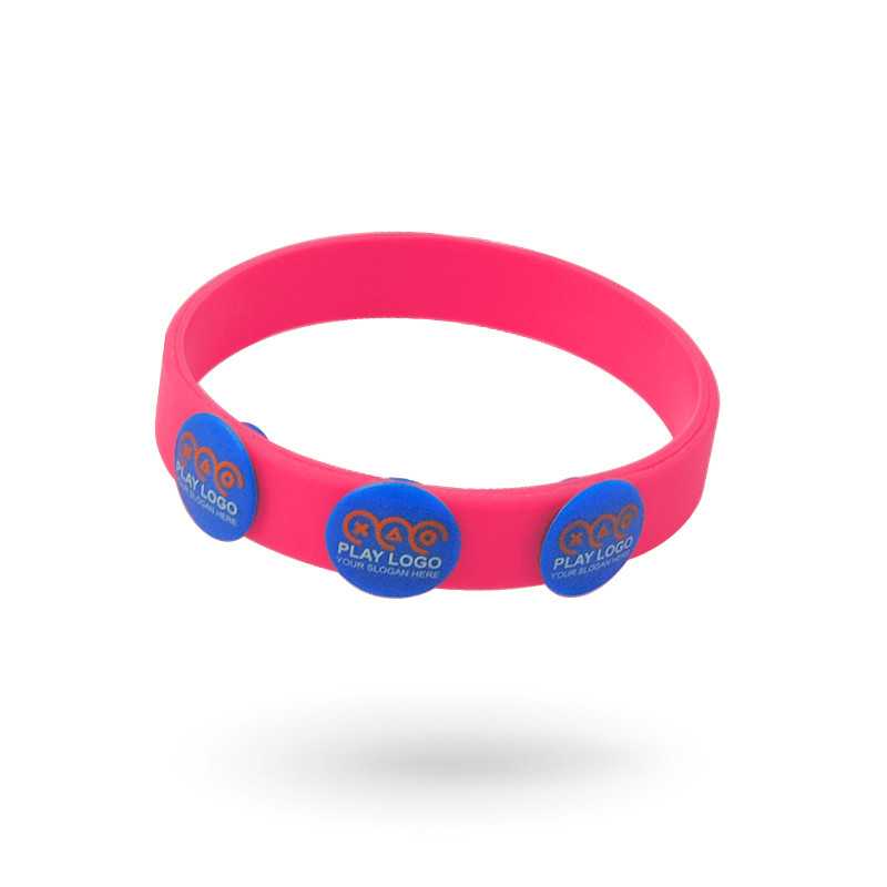 Customizable silicone bracelet with buttons